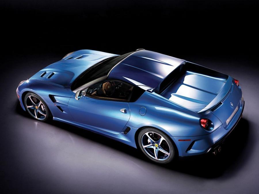  Ferrari Superamerica 45 2011 года  (фото 4 из 27)